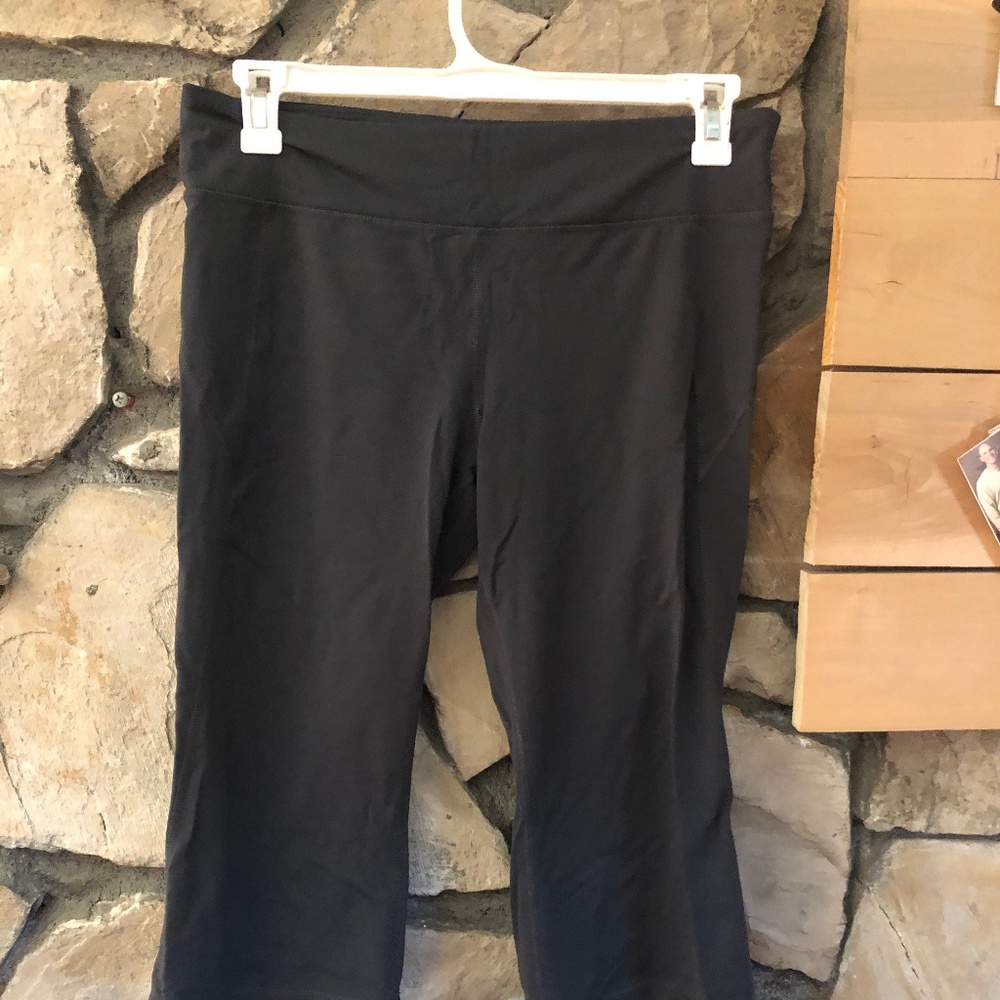 Tek Gear Shape Gray Cropped Leggings